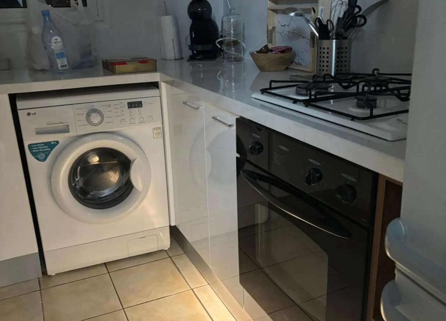 Διαμέρισμα Appartement Residence Elyes Near Airport Ariana